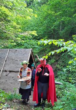 Pohod v Pekel in po Vorančevi poti ob deseti obletnici Festivala solzic (9)